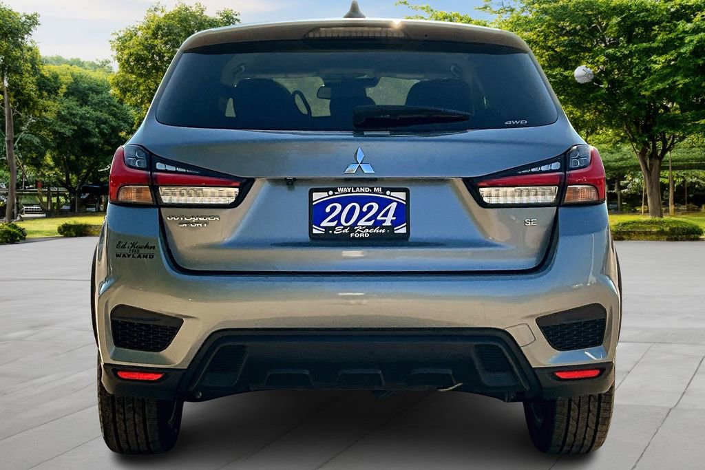Used 2024 Mitsubishi Outlander Sport SE image 3