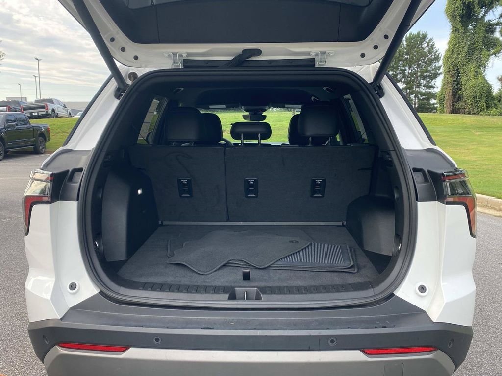 Used 2025 Chevrolet Equinox LT w/ Convenience Package II FWD image 6