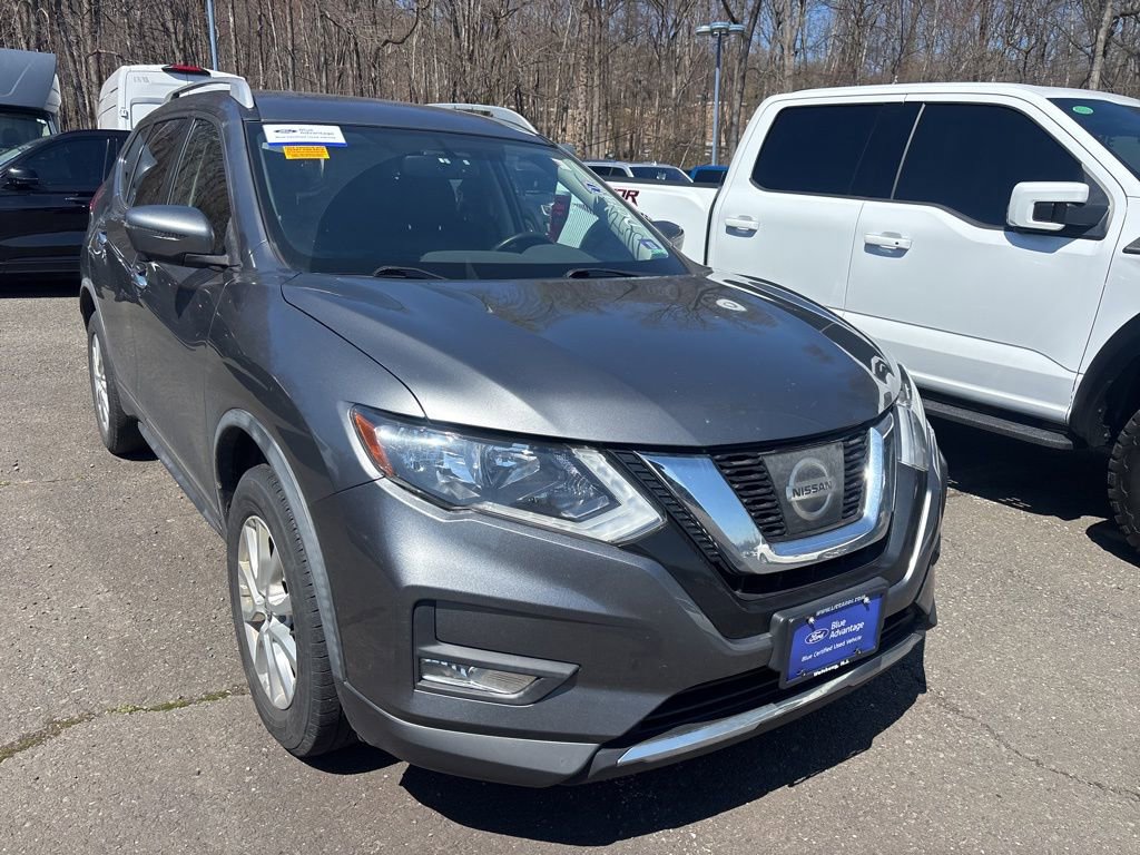 Used 2017 Nissan Rogue SV w/ SV Premium Package image 10