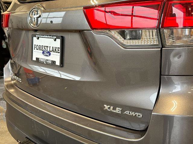 Used 2019 Toyota Highlander XLE AWD/4WD image 21