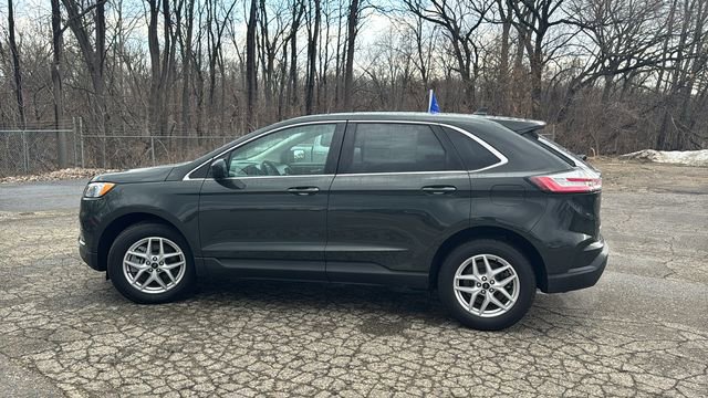 Certified 2024 Ford Edge SEL w/ Convenience Package image 2