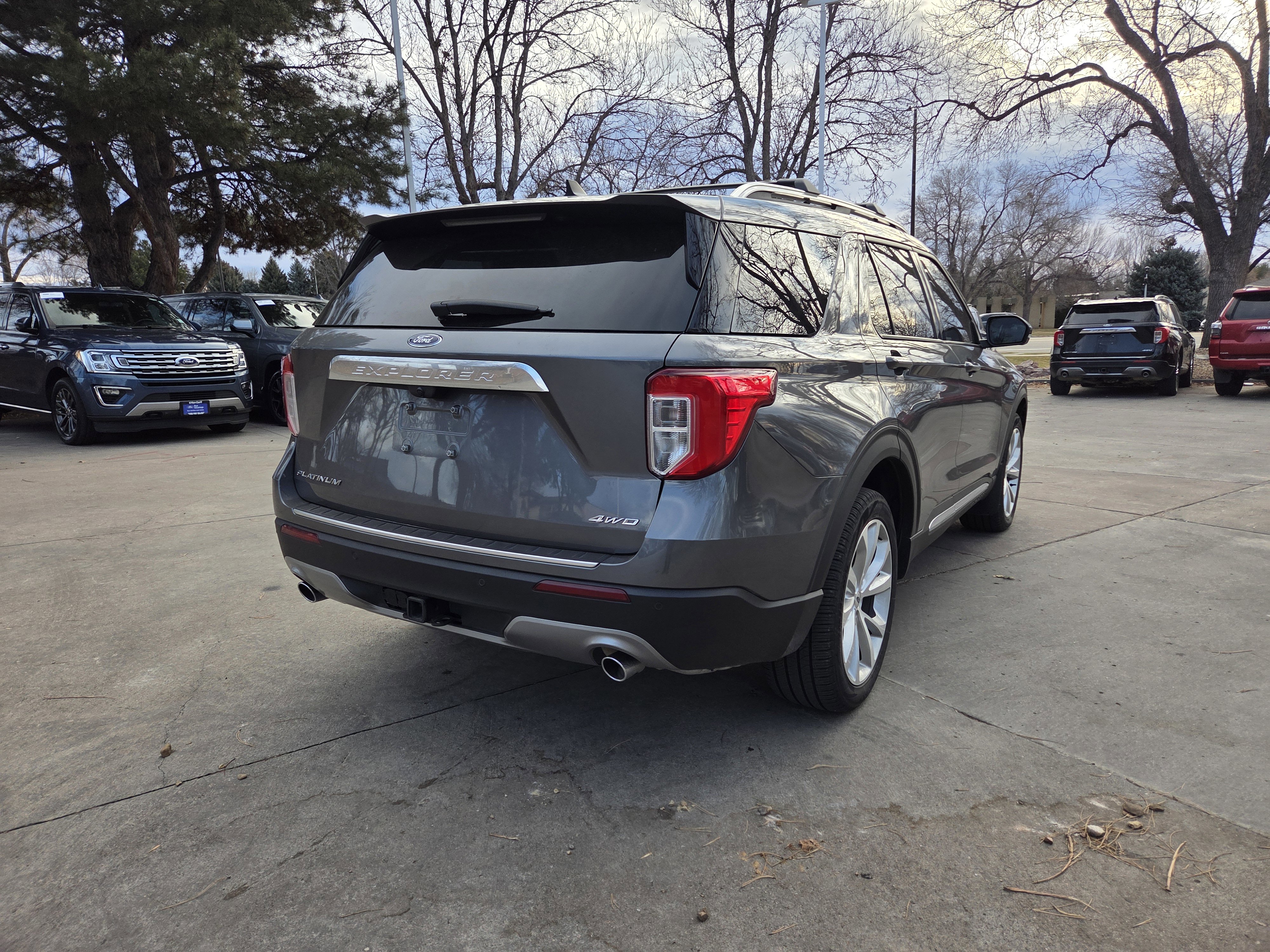 Certified 2022 Ford Explorer Platinum w/ Technology Package image 5