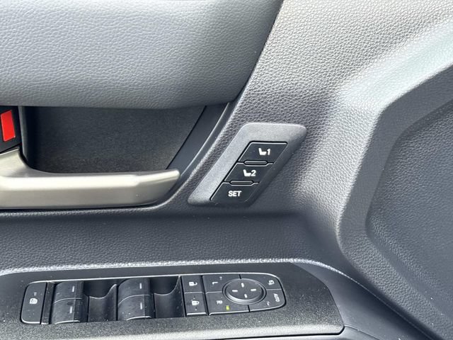 Used 2025 Toyota 4Runner Limited AWD/4WD image 26