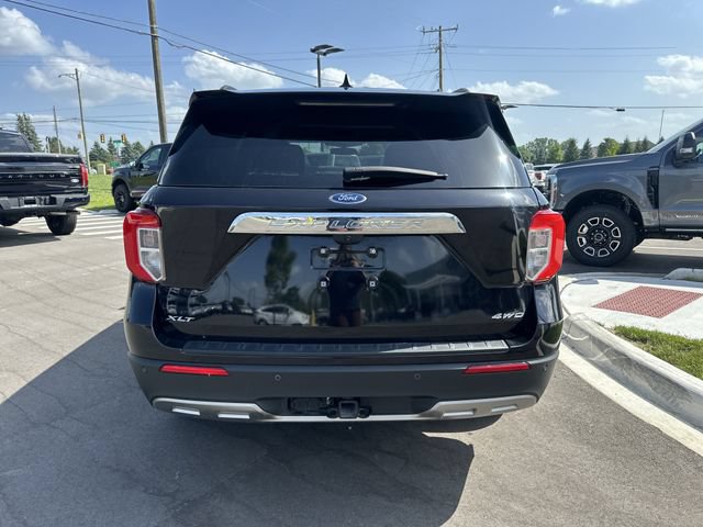 Certified 2023 Ford Explorer XLT w/ Equipment Group 202A AWD/4WD image 4