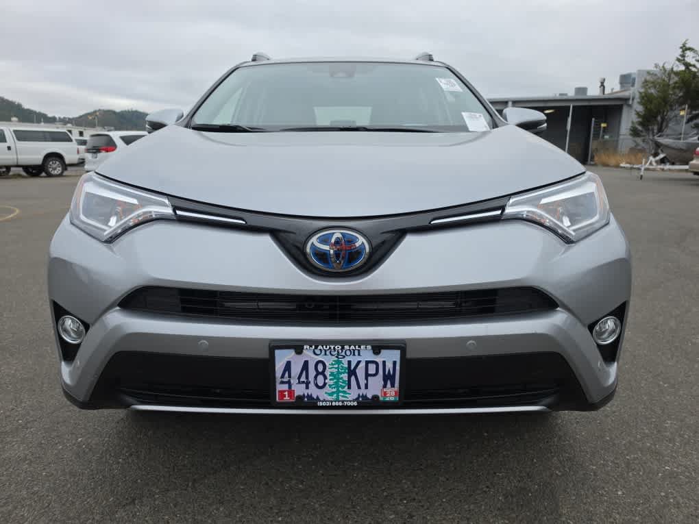 Used 2018 Toyota RAV4 Limited AWD/4WD image 3