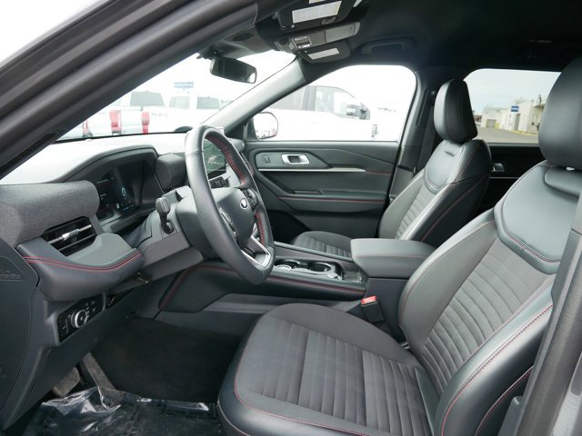 Certified 2025 Ford Explorer ST-Line w/ ST-Line Street Pack image 7