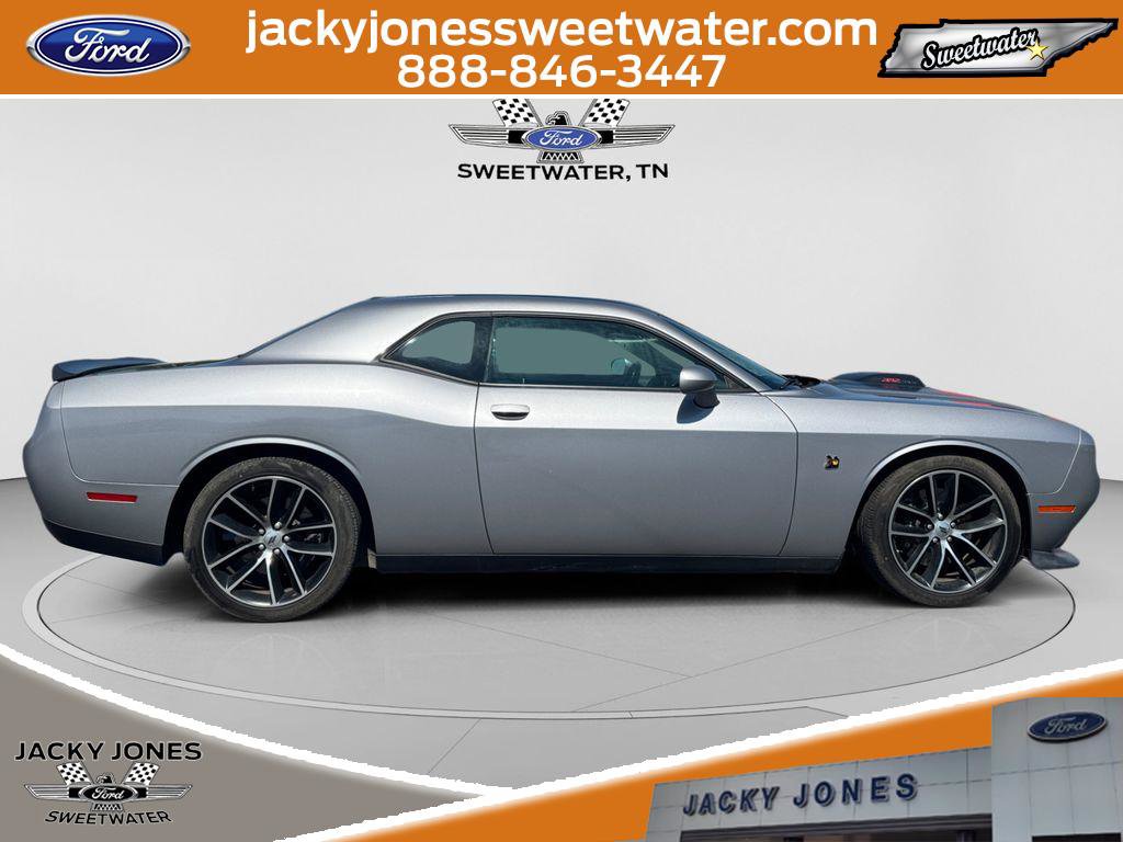 Used 2017 Dodge Challenger R/T Scat Pack RWD image 6