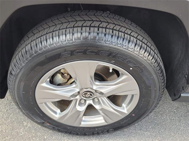 Used 2024 Toyota RAV4 LE image 17