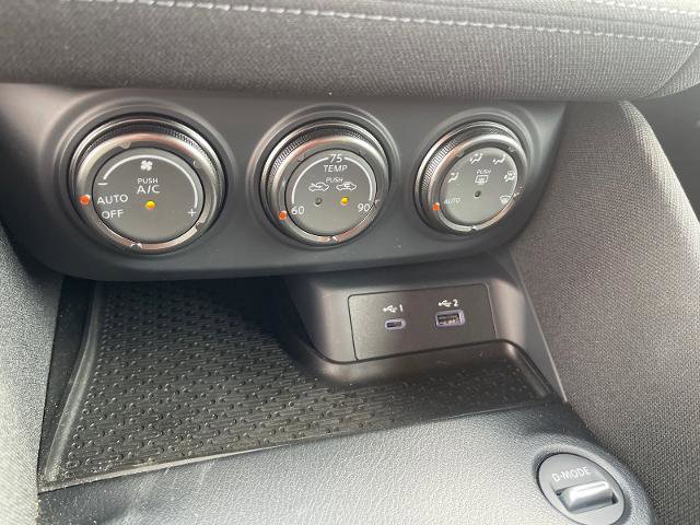 Used 2024 Nissan Z Sport w/ Floor Mat Package RWD image 13