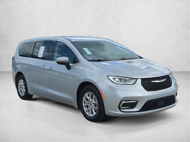 Used 2023 Chrysler Pacifica Touring-L FWD video 3