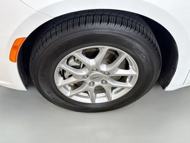Used 2025 Chrysler Pacifica Select FWD image 30