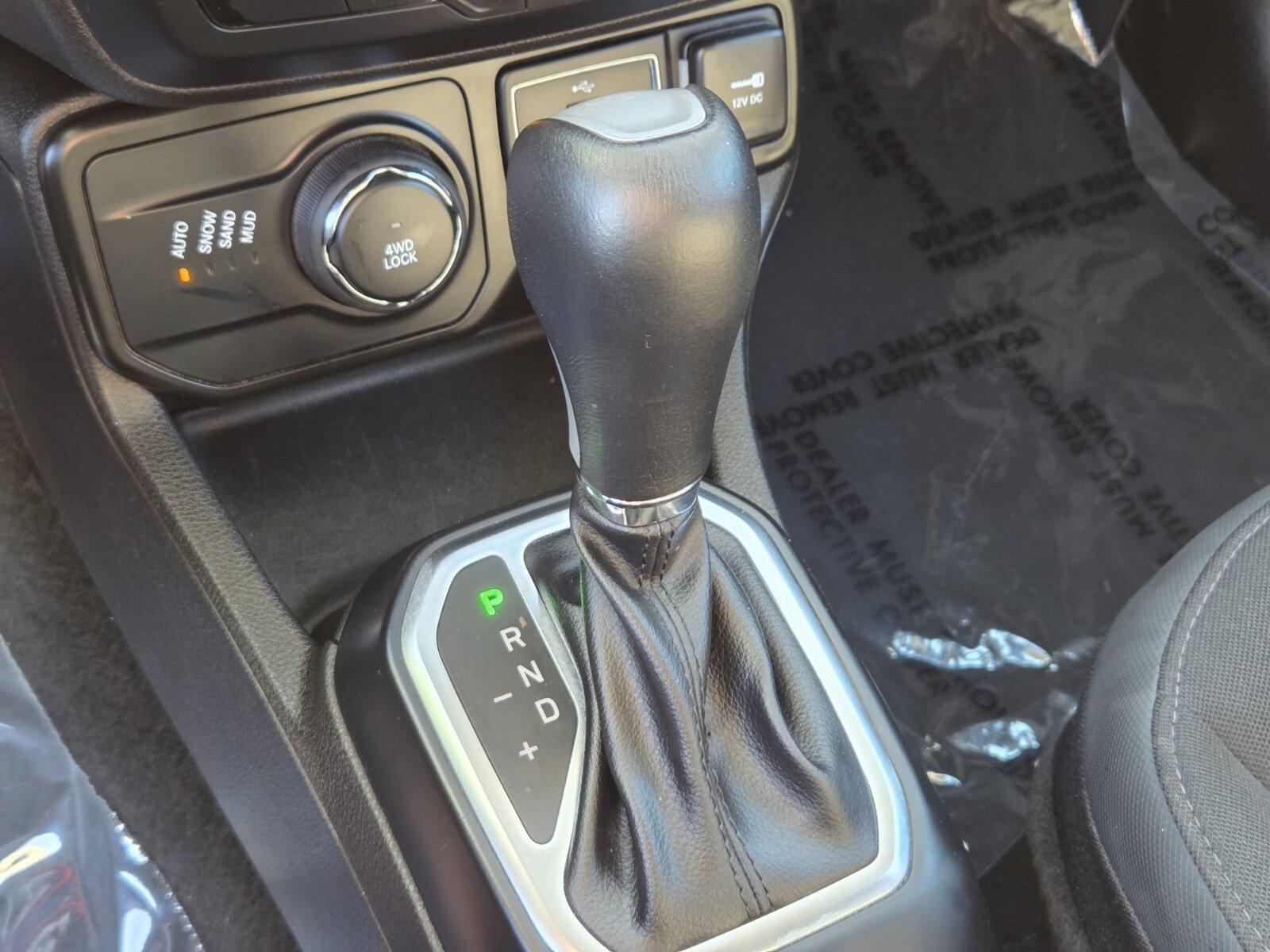 Used 2023 Jeep Renegade Latitude image 23