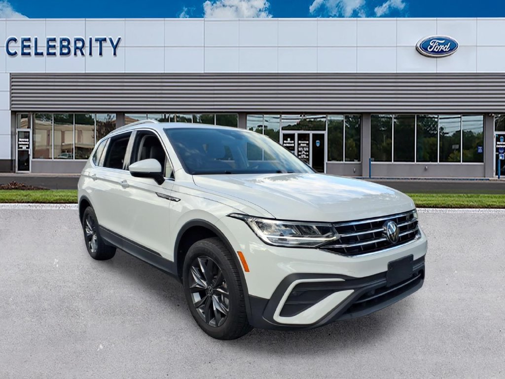 Used 2024 Volkswagen Tiguan SE