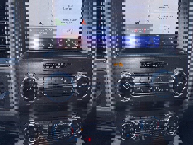 Certified 2020 Ford Expedition XLT w/ Equipment Group 202A image 31