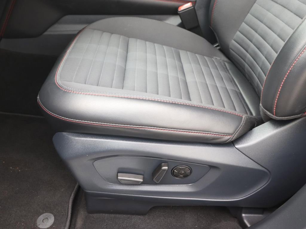 Certified 2025 Ford Explorer ST-Line w/ Premium Package image 17