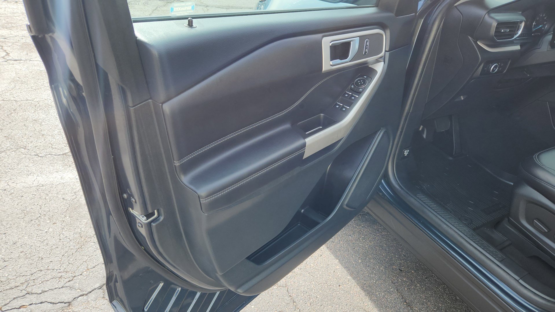 Certified 2023 Ford Explorer XLT w/ Equipment Group 202A image 25