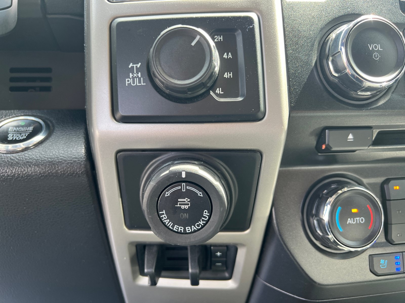 Certified 2018 Ford F150 Lariat w/ Equipment Group 501A Mid AWD/4WD image 21