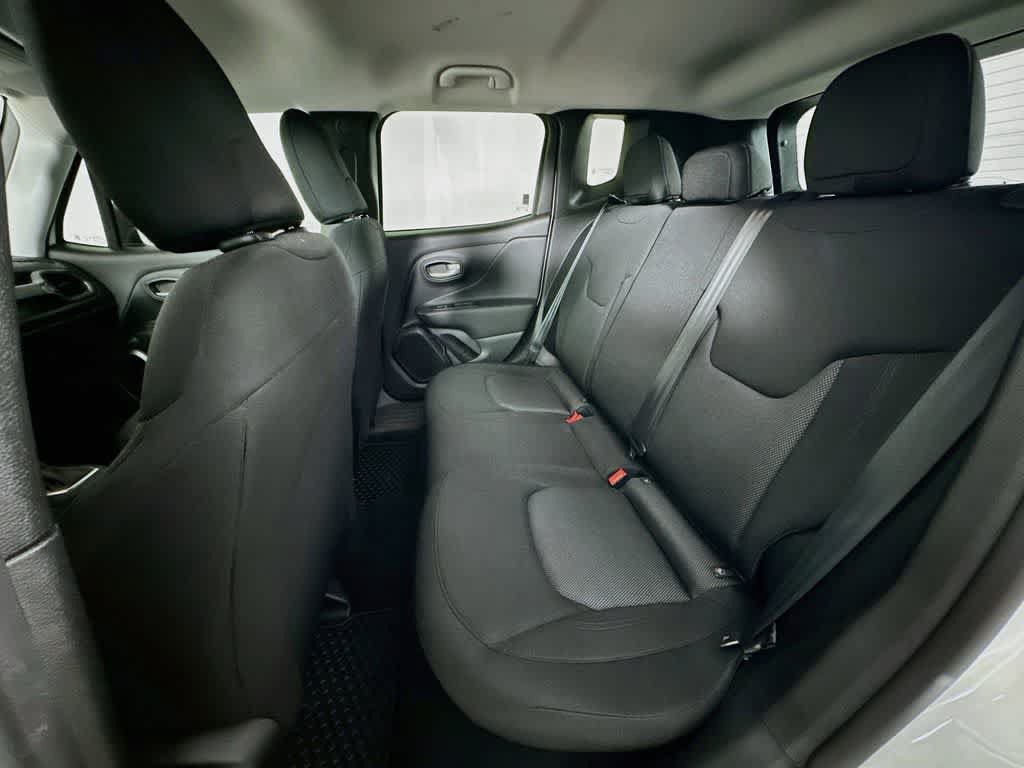 Used 2023 Jeep Renegade Latitude AWD/4WD image 13