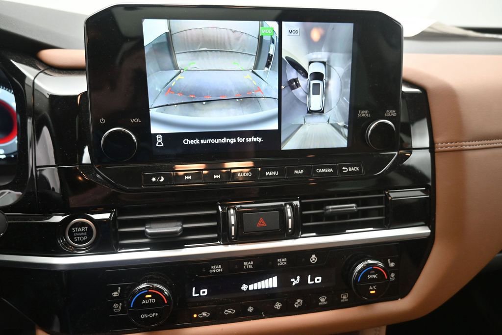Used 2024 Nissan Pathfinder Platinum FWD image 4