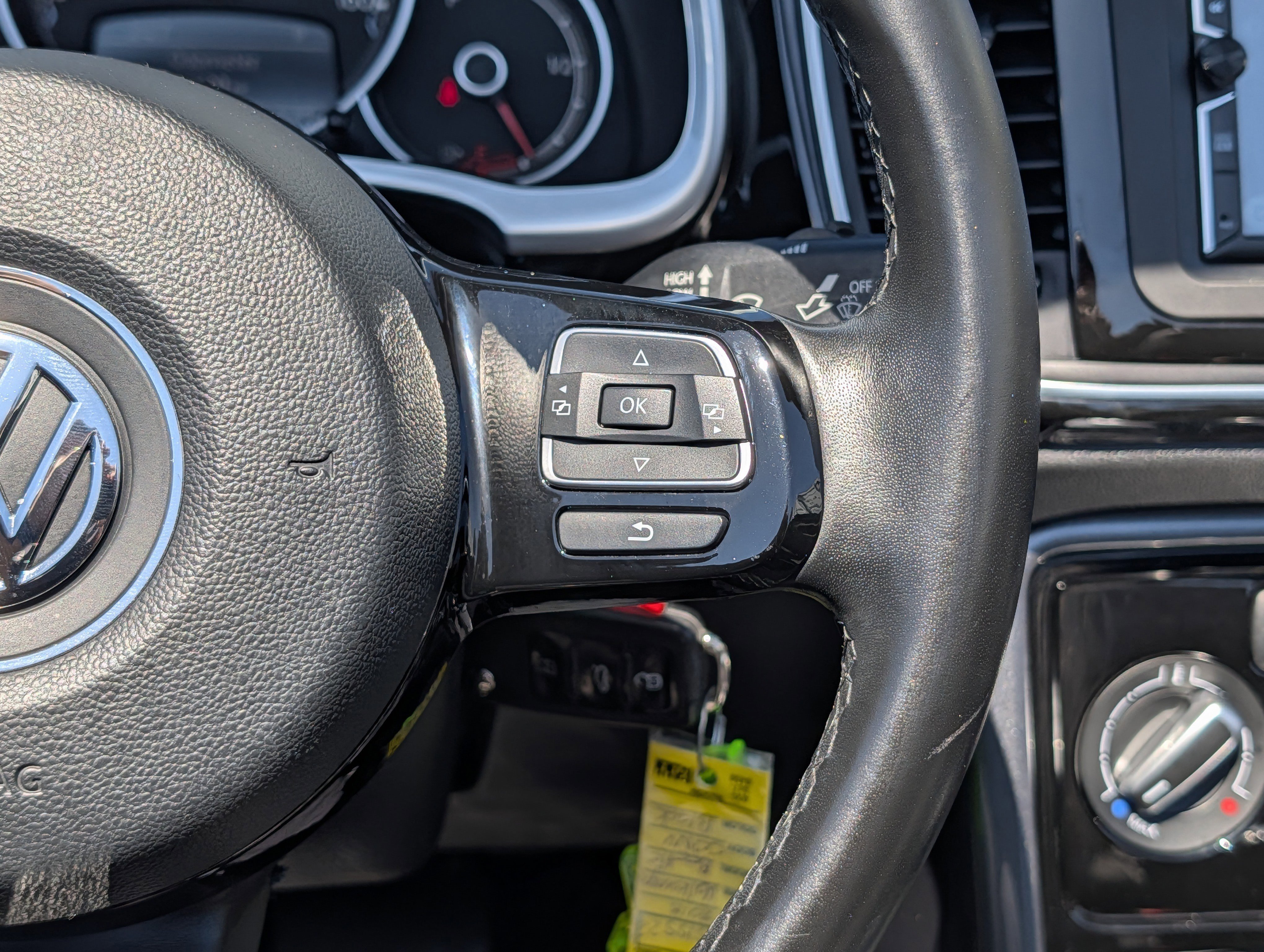 Used 2018 Volkswagen Beetle 2.0T S image 21