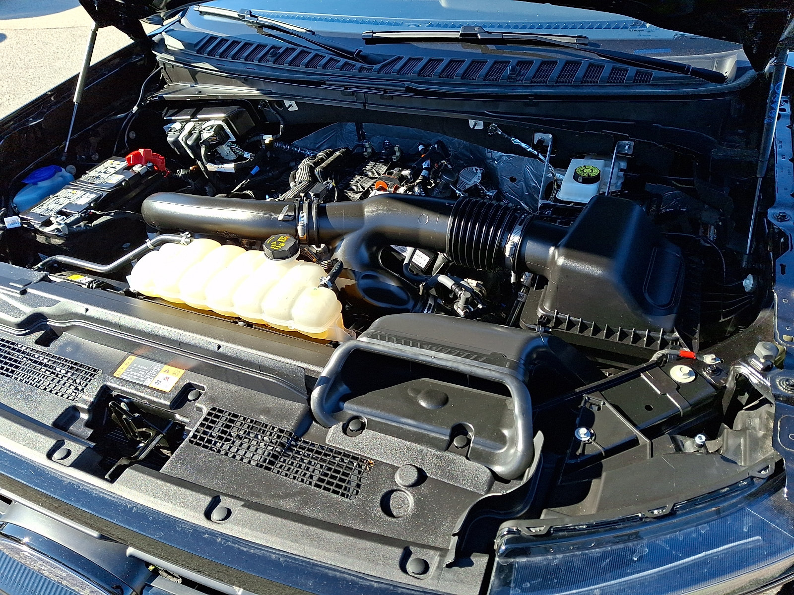Certified 2025 Ford Expedition Active AWD/4WD image 31