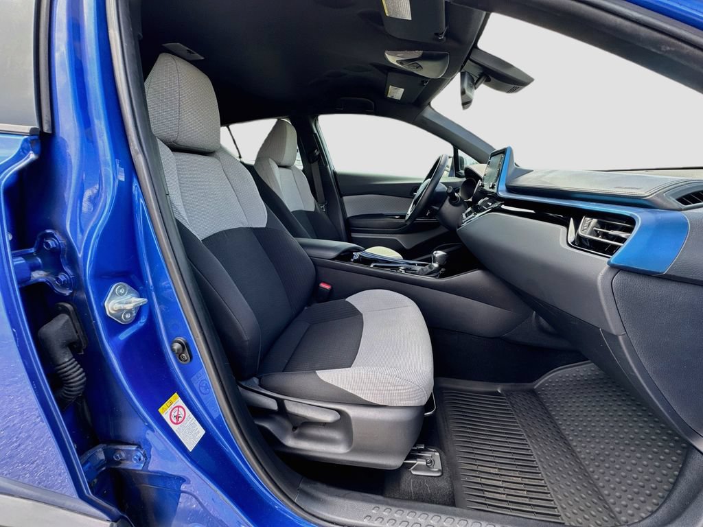 Used 2019 Toyota C-HR XLE FWD image 27