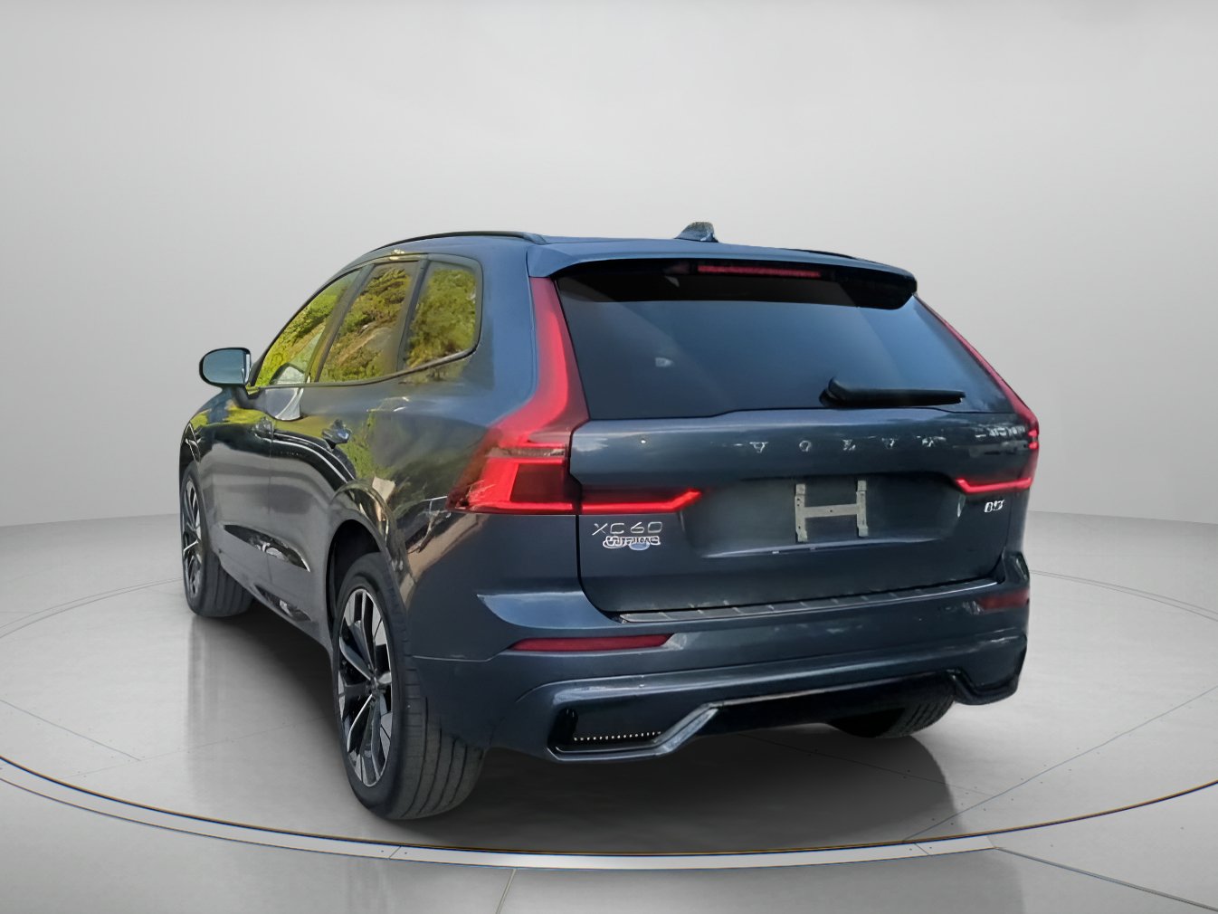Used 2026 Volvo XC60 B5 Plus AWD/4WD image 22