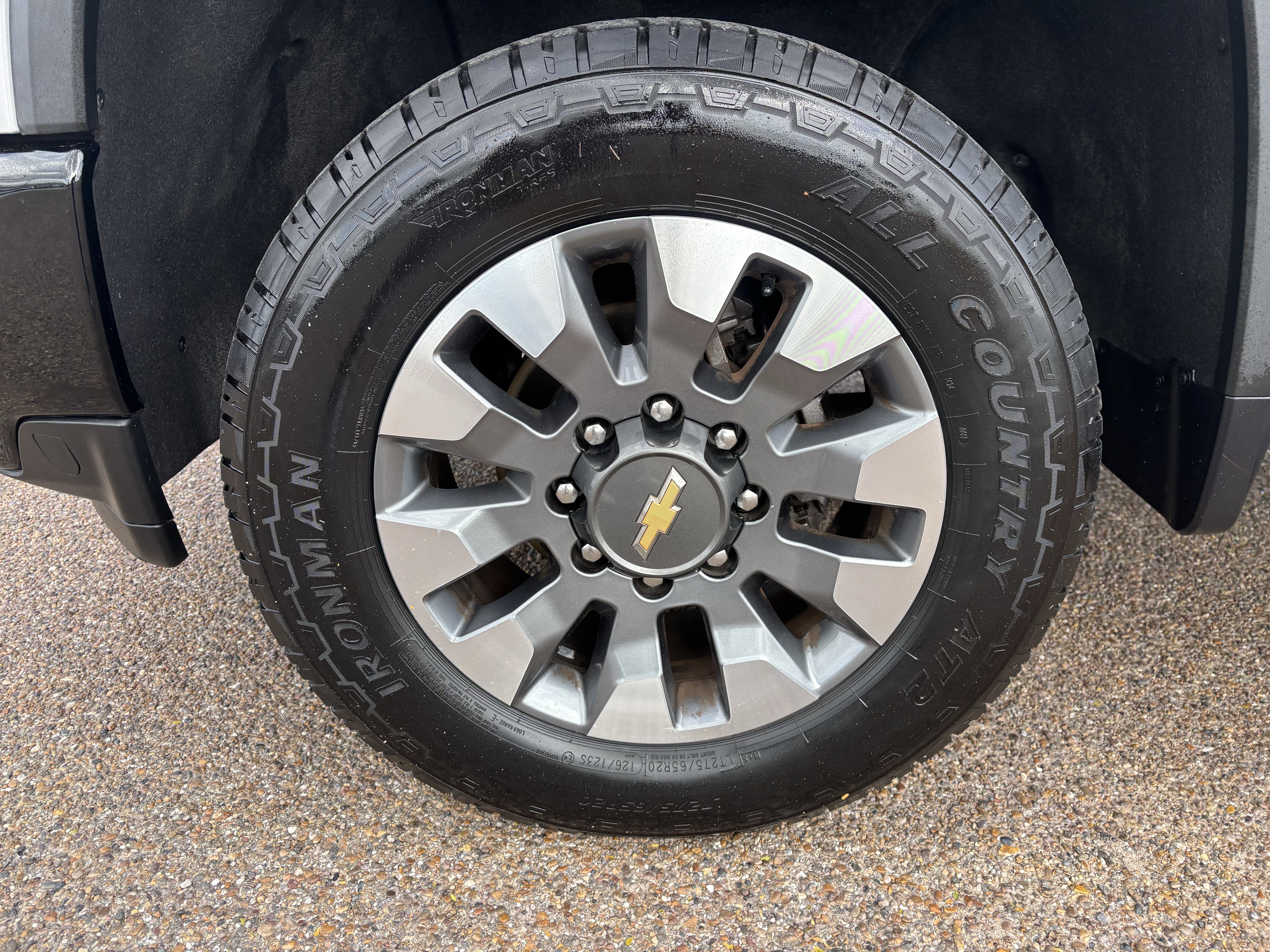 Used 2022 Chevrolet Silverado 2500 Custom w/ Custom Value Package image 8