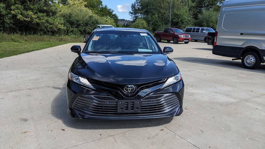 Used 2018 Toyota Camry XLE FWD image 8