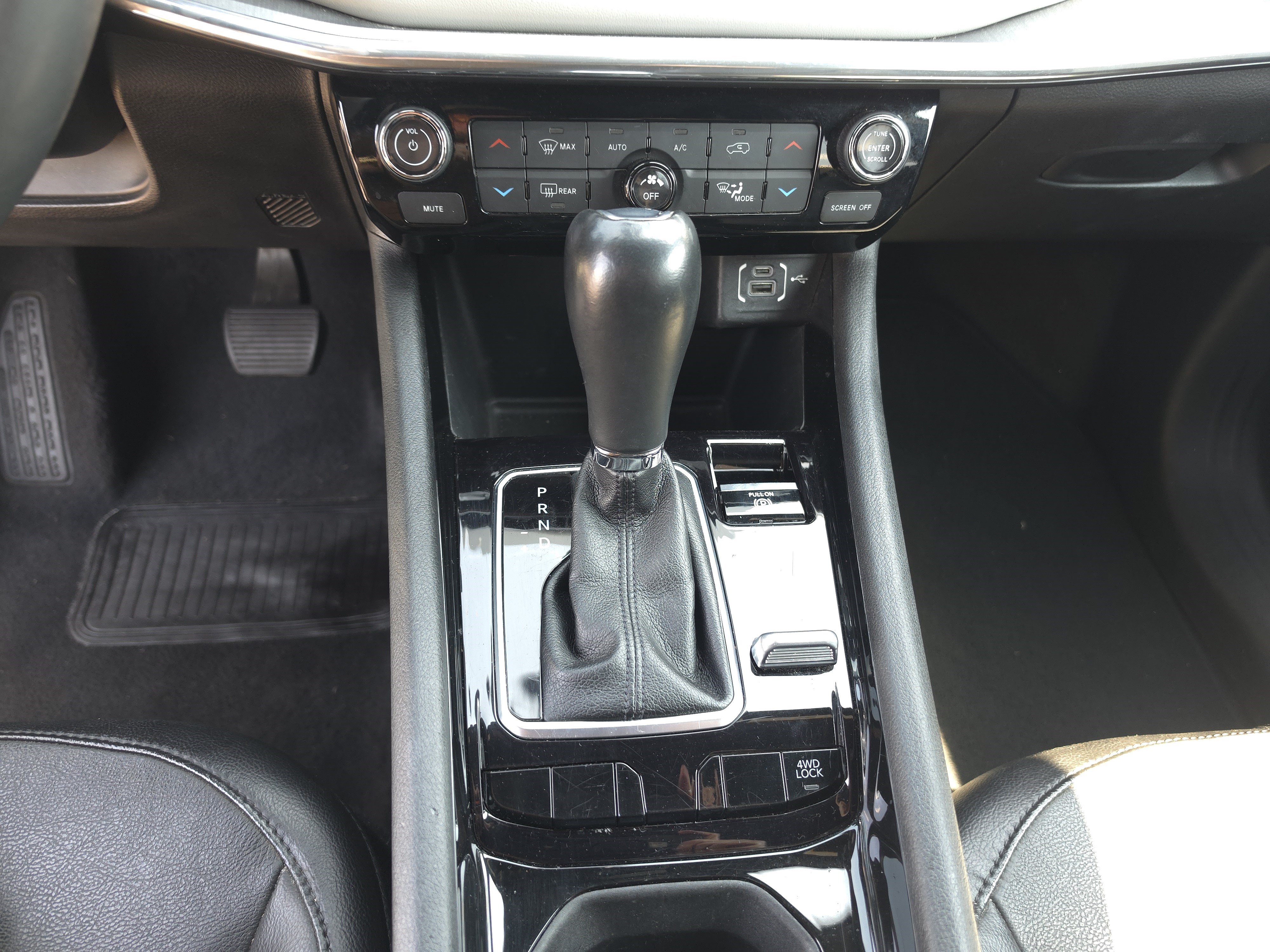 Used 2023 Jeep Compass Limited AWD/4WD image 12