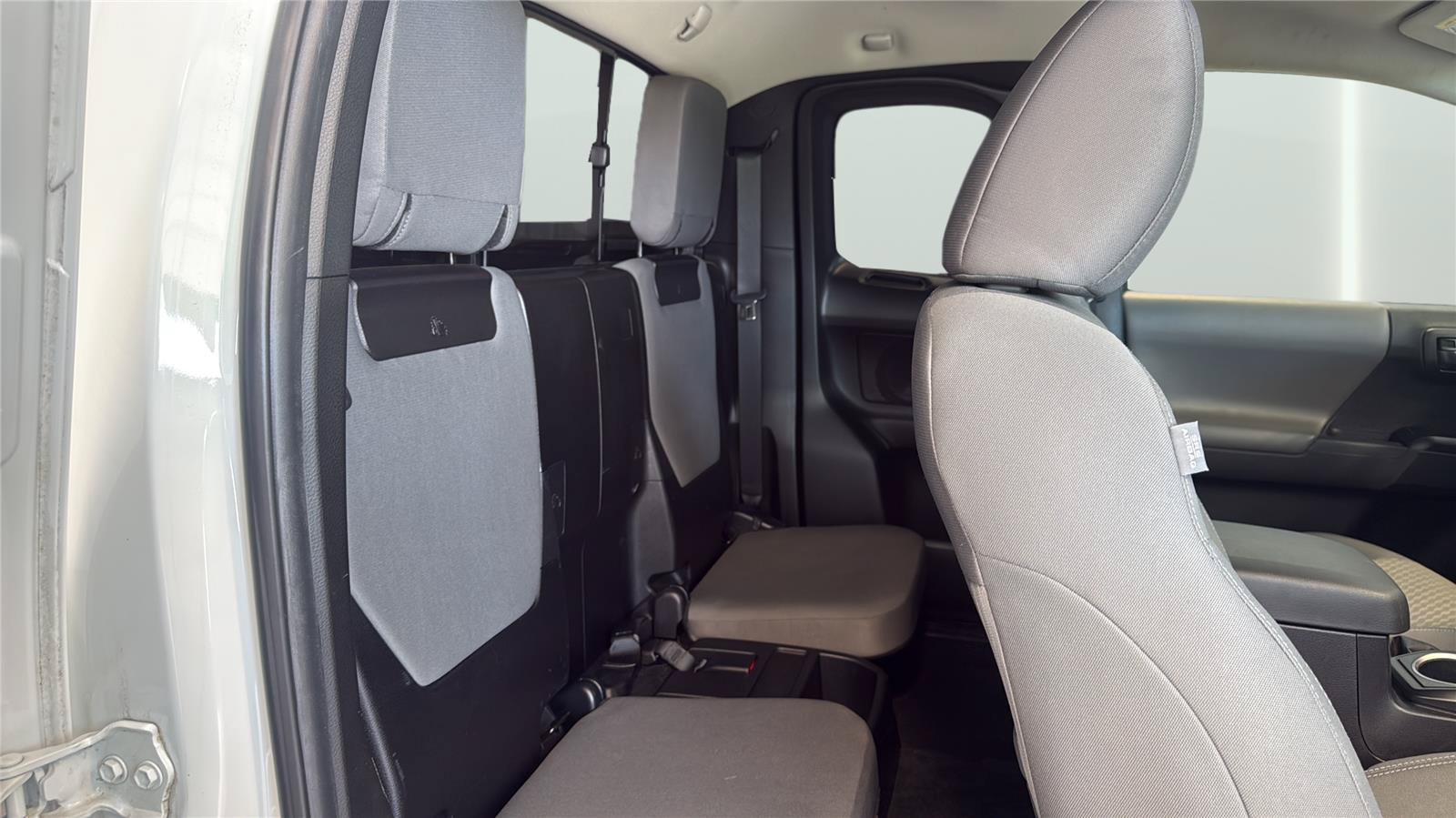 Used 2023 Toyota Tacoma SR w/ SR Convenience Package RWD image 17