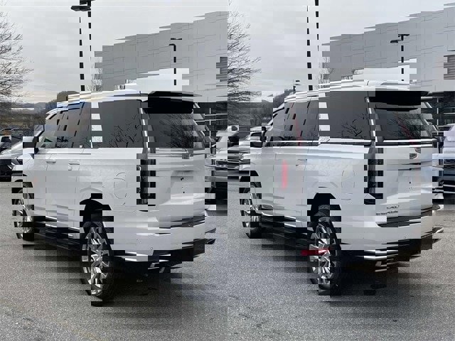 Used 2021 Cadillac Escalade ESV Premium Luxury image 3