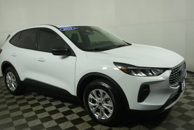 Certified 2025 Ford Escape Active AWD/4WD image 2