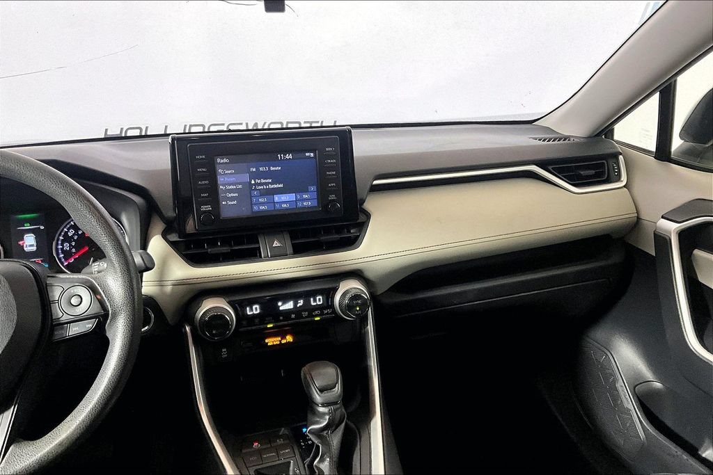 Used 2019 Toyota RAV4 XLE FWD image 5