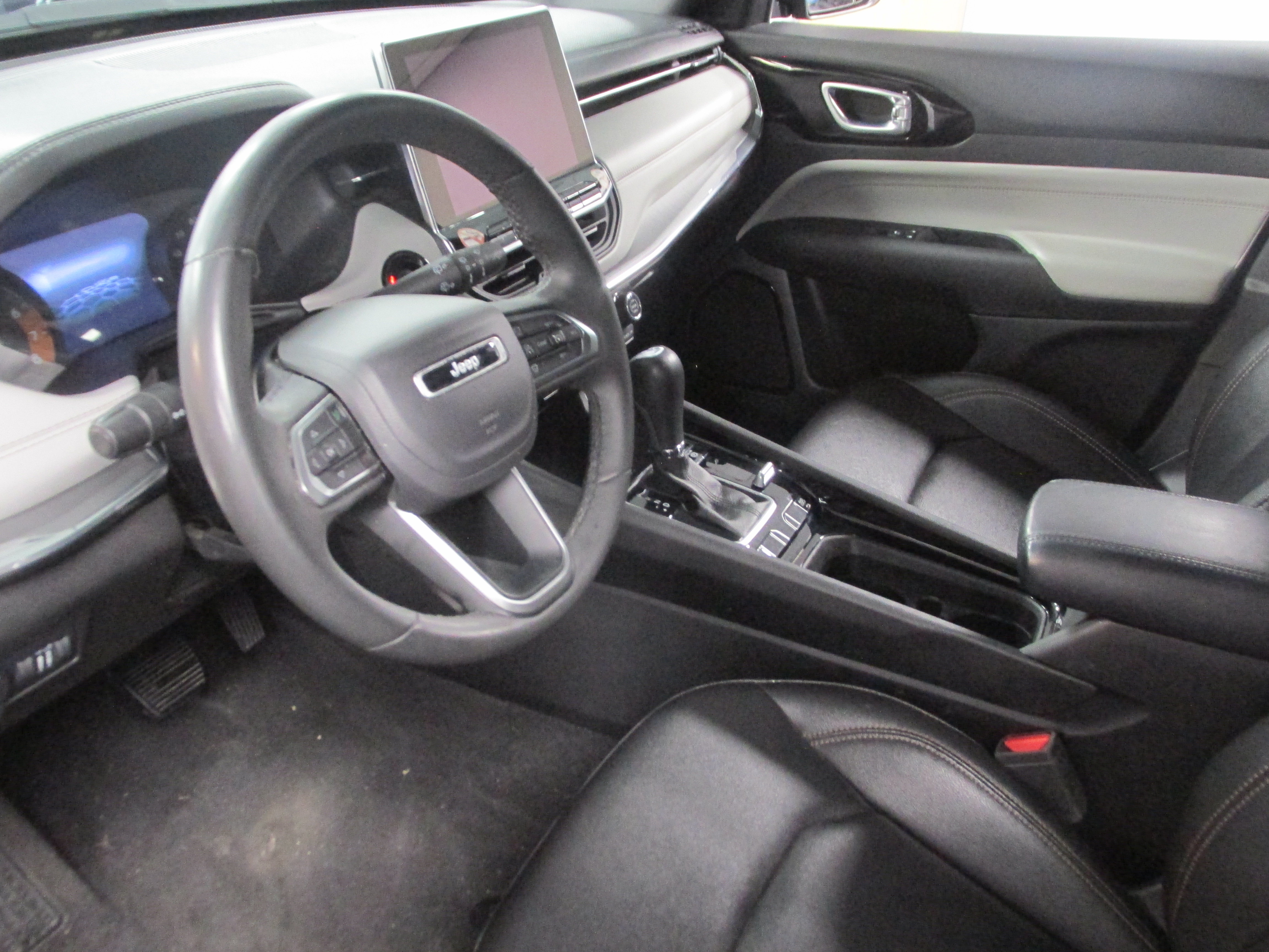 Used 2024 Jeep Compass Limited AWD/4WD image 23