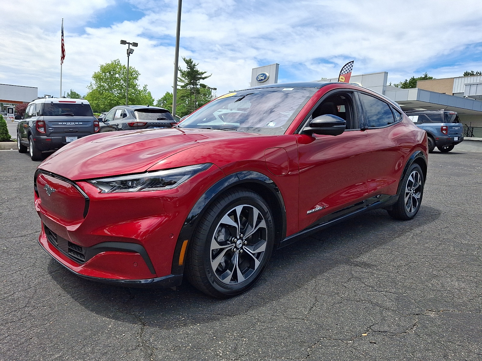 Certified 2021 Ford Mustang Mach-E Premium AWD/4WD image 3