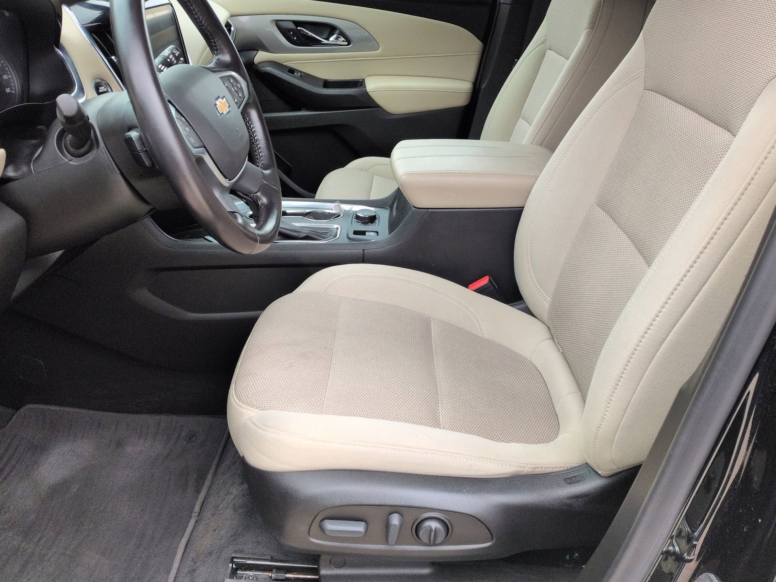 Used 2022 Chevrolet Traverse LT w/ LPO, Cargo Package image 19