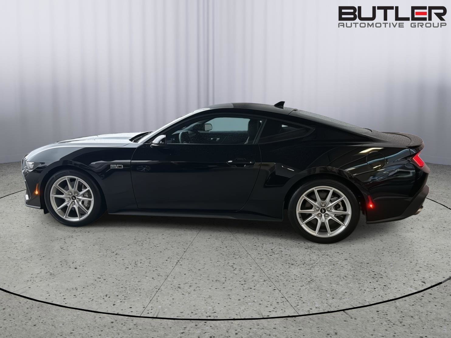 Certified 2024 Ford Mustang GT Premium RWD image 4