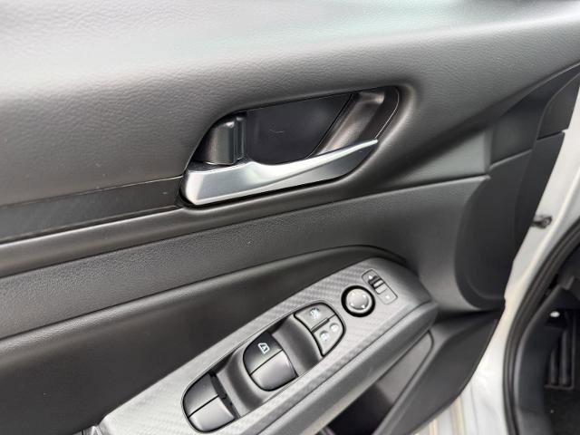 Used 2024 Nissan Altima 2.5 SV FWD image 11
