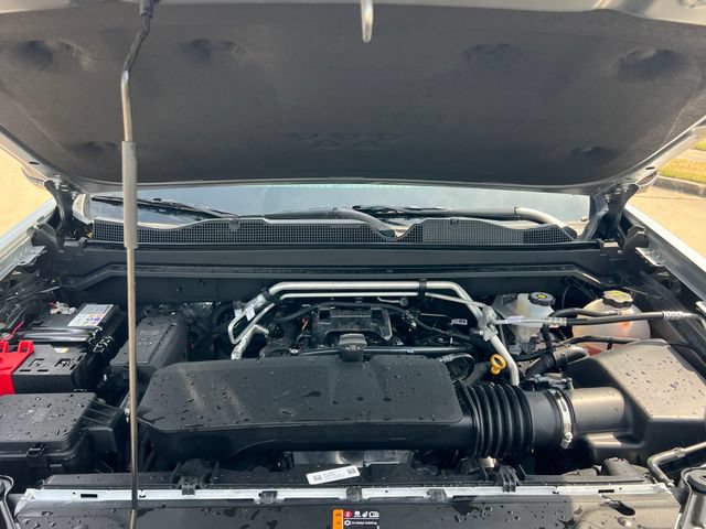 Used 2026 Chevrolet Colorado ZR2 w/ Technology Package AWD/4WD image 17