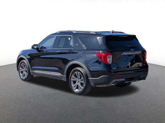 Certified 2023 Ford Explorer XLT w/ Equipment Group 202A AWD/4WD image 4