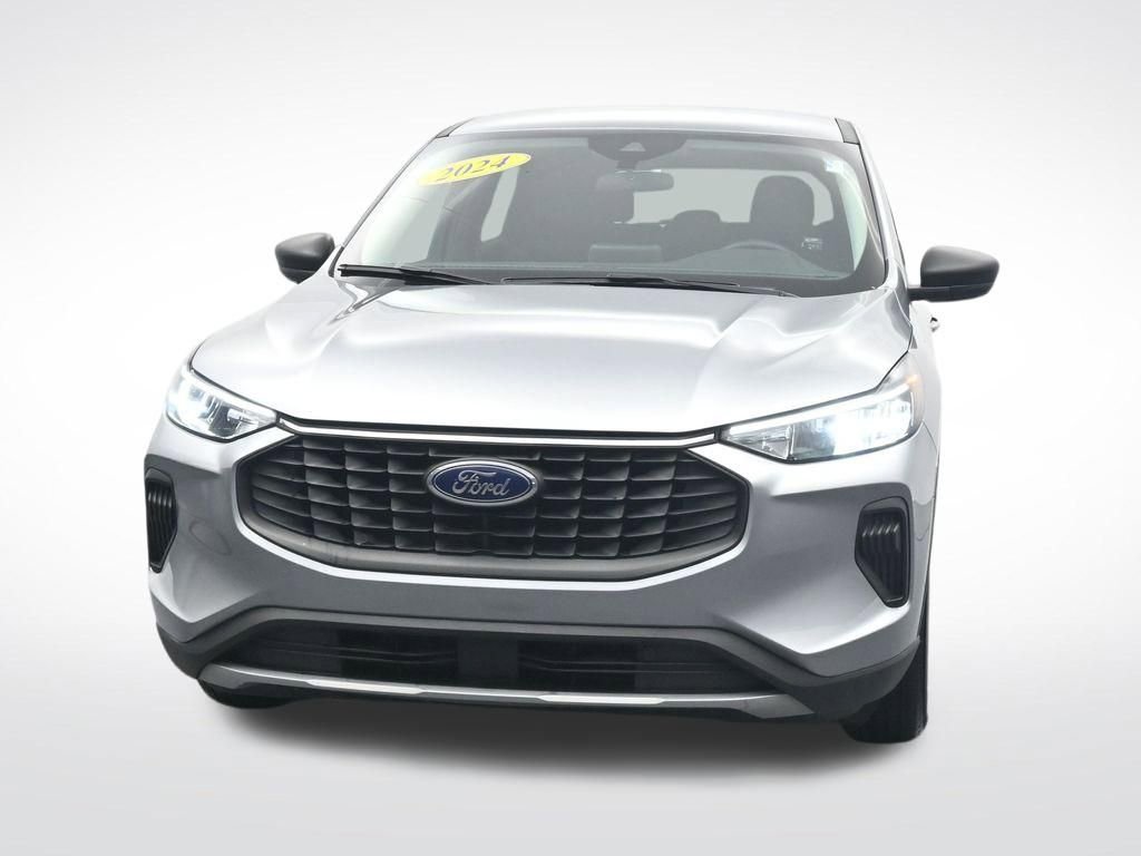Certified 2024 Ford Escape Active w/ Cold Weather Package FWD image 2