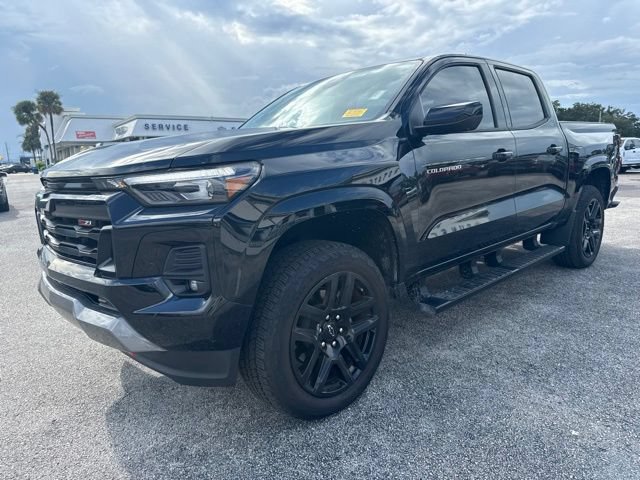 Used 2024 Chevrolet Colorado Z71 w/ Z71 Convenience Package 2 AWD/4WD image 3