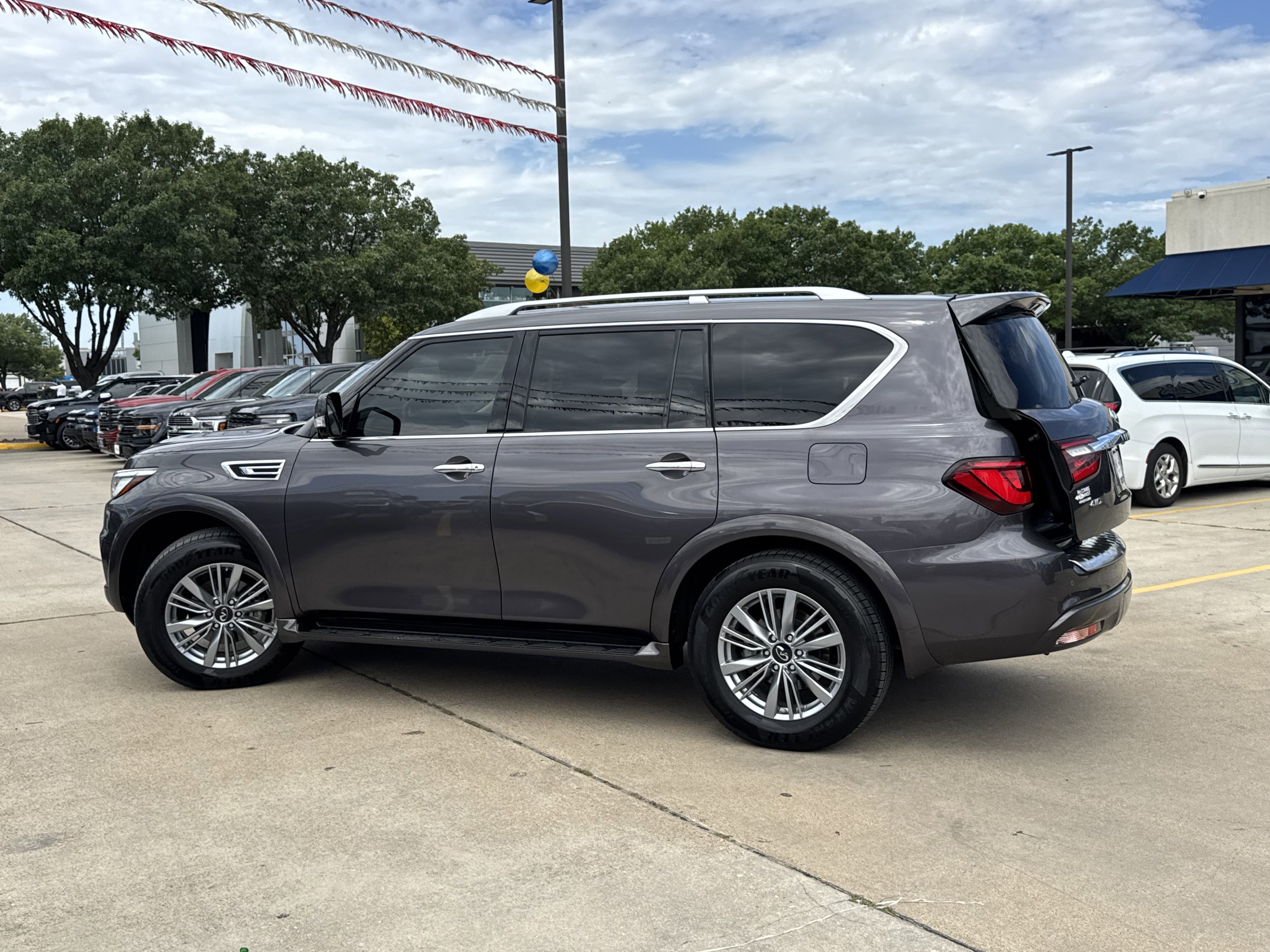 Used 2024 INFINITI QX80 Luxe image 6
