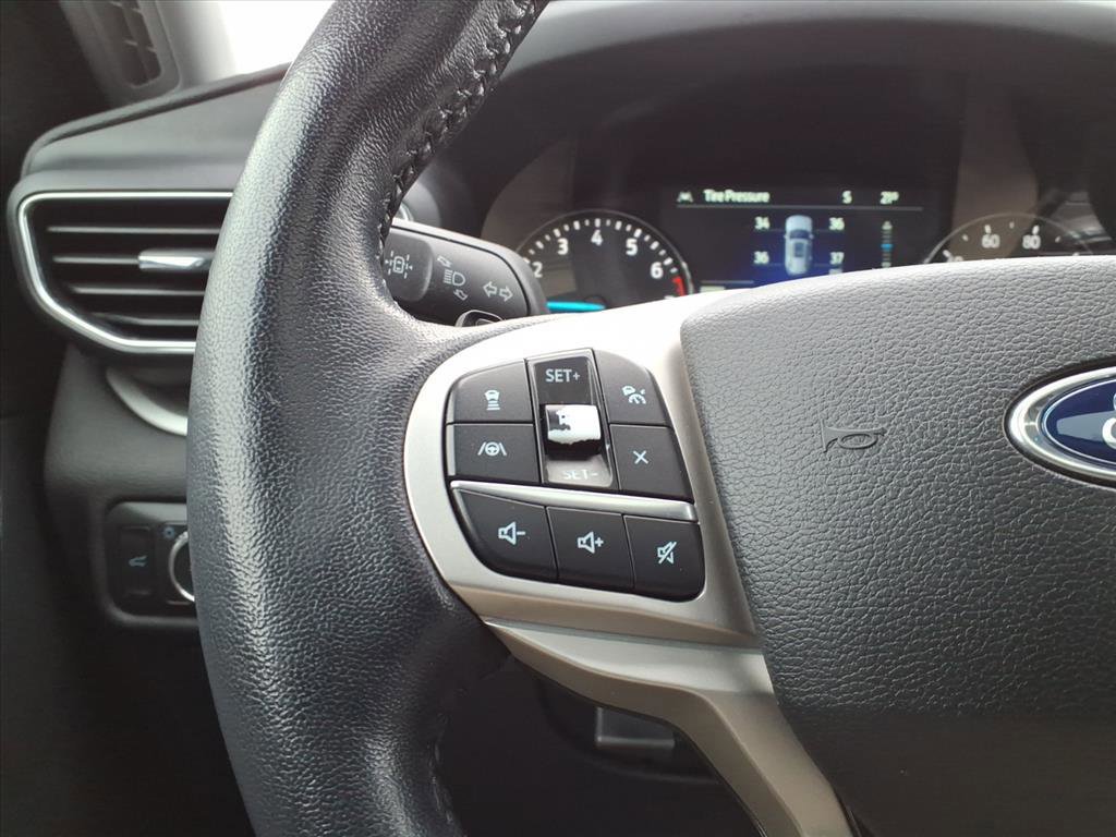 Certified 2021 Ford Explorer XLT w/ Equipment Group 202A image 19