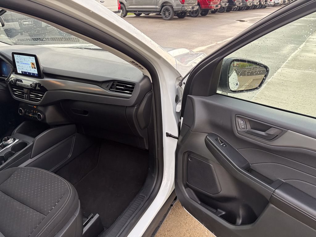 Certified 2025 Ford Escape Active AWD/4WD image 16