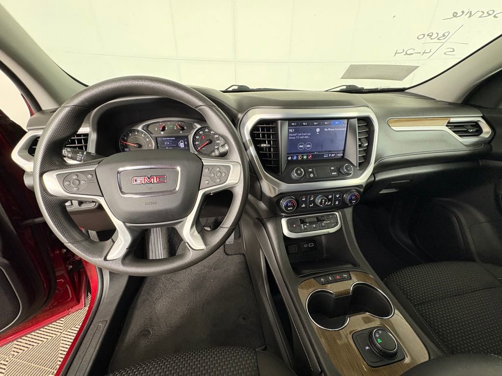 Used 2023 GMC Acadia SLE FWD image 7