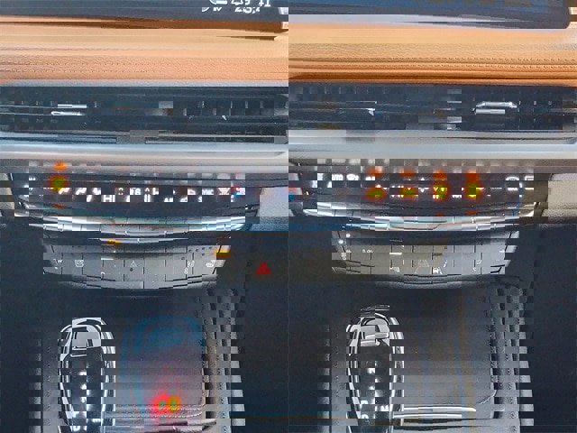 Used 2025 Cadillac XT4 Sport image 17