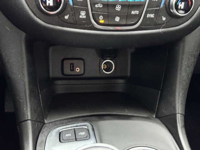 Used 2018 Chevrolet Equinox LT image 17