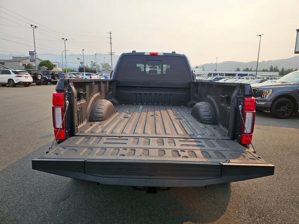 Certified 2022 Ford F450 Platinum w/ FX4 Off-Road Package image 10